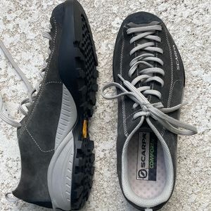Scarpa mojito grey suede shoes.